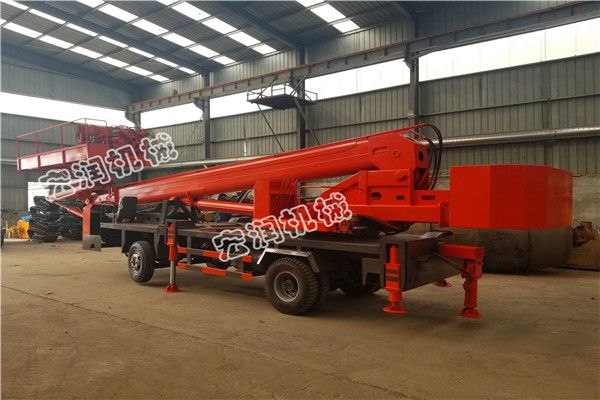 廠家可根據(jù)客戶要求定制輪式基坑護坡鉆機，履帶式錨固鉆機